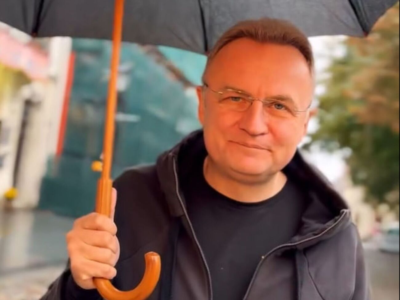 По словам Садового, он вышел на прогулку в куртке стоимость 3,6 тыс. грн