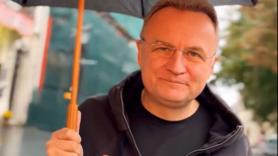 За словами Садового, він вийшов на прогулянку в куртці вартістю 3,6 тис. грн