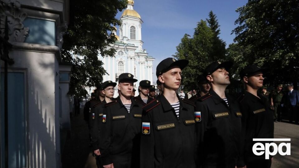 Підсудним тимчасово зупинять розгляд проваджень і скасують запобіжний захід, якщо вони підпишуть контракт із міноборони РФ