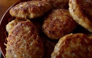 Добавлять в фарш свежий хлеб не рекомендуется