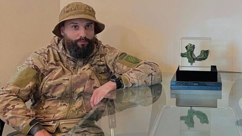 Розовый в марте 2024 года получил ранение на фронте