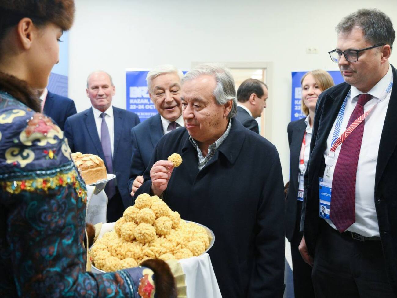 Российские чиновники встретили Гутерриша в аэропорту Казани