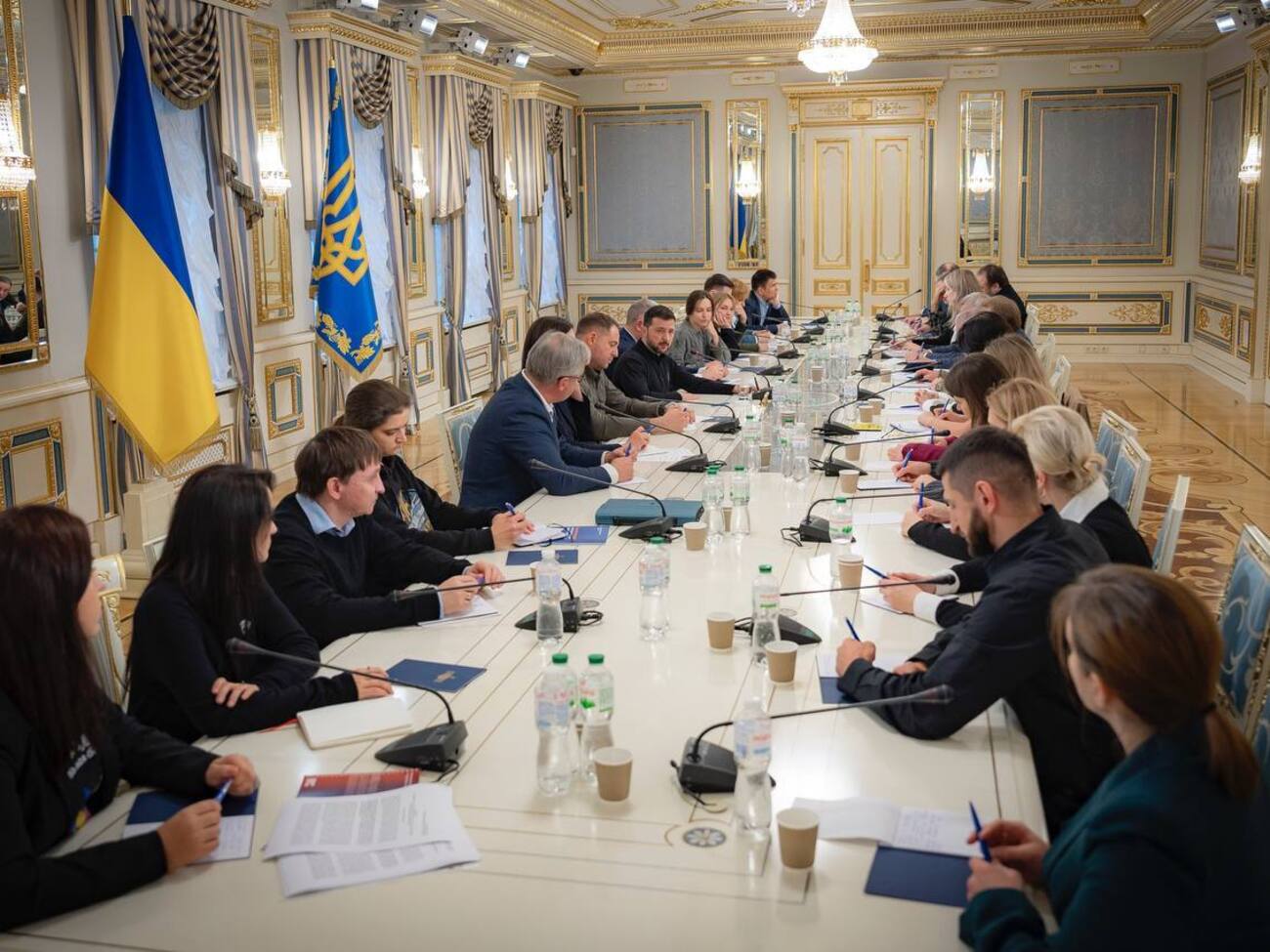 На зустрічі із Зеленським було понад 20 представників громадянського суспільства