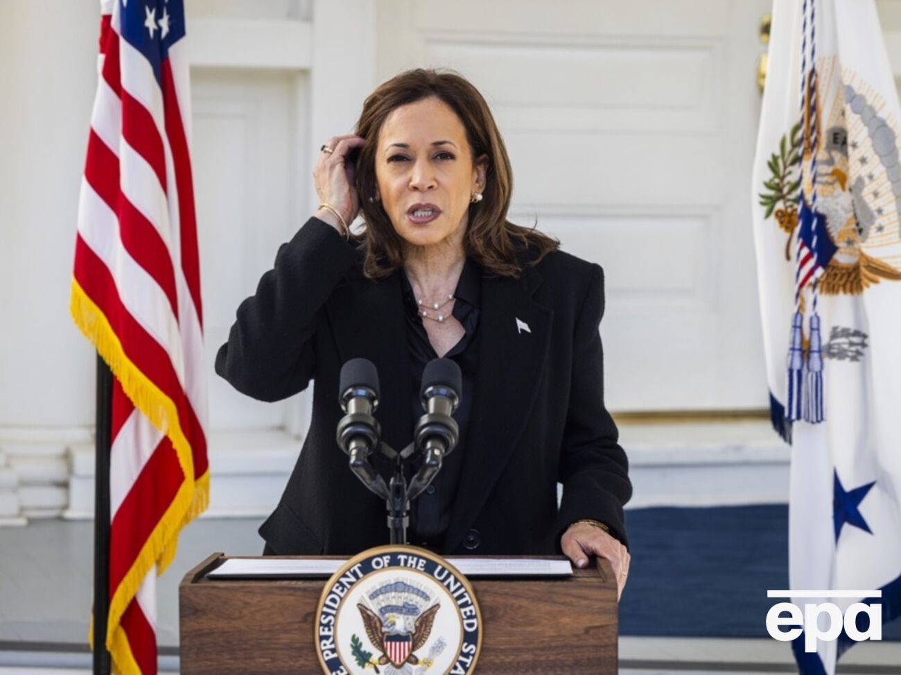 Гарріс процитувала думку колишніх чиновників про Трампа