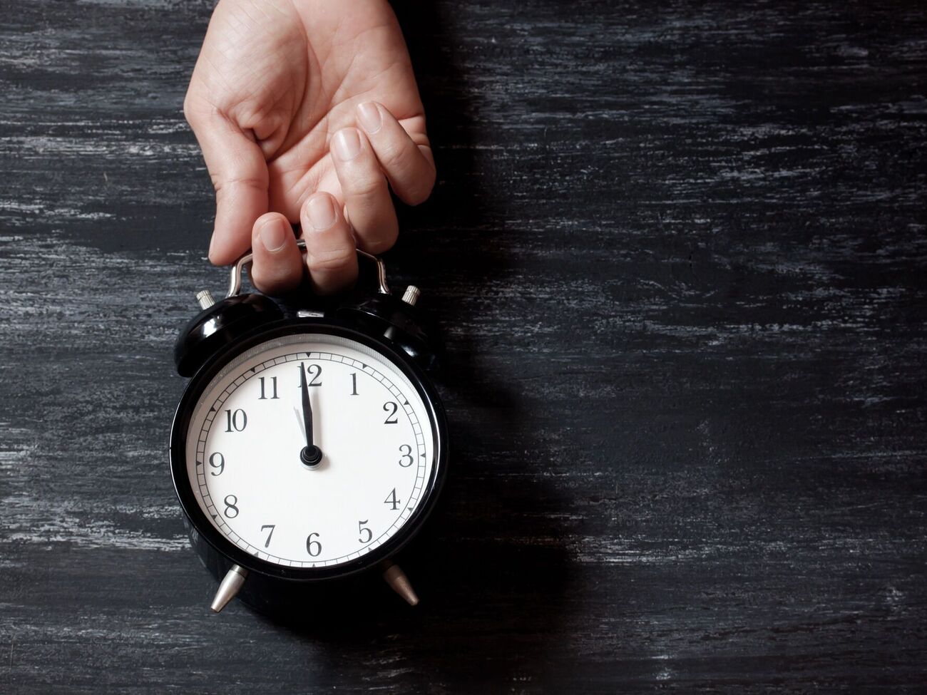 Зеленский не хочет отменять переход на летнее время, говорят источники