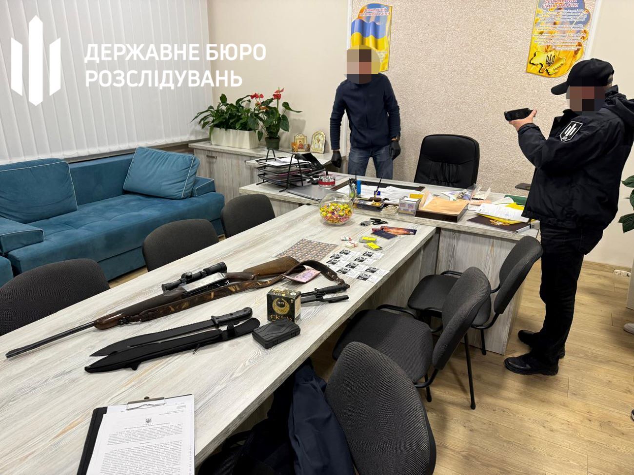 Начальника ТЦК підозрюють у вимаганні хабарів у виглядів талонів на пальне