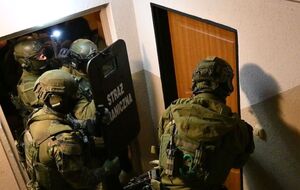 Правоохоронці провели обшуки на об'єктах нерухомості й у транспортних засобах, якими користувалися затримані