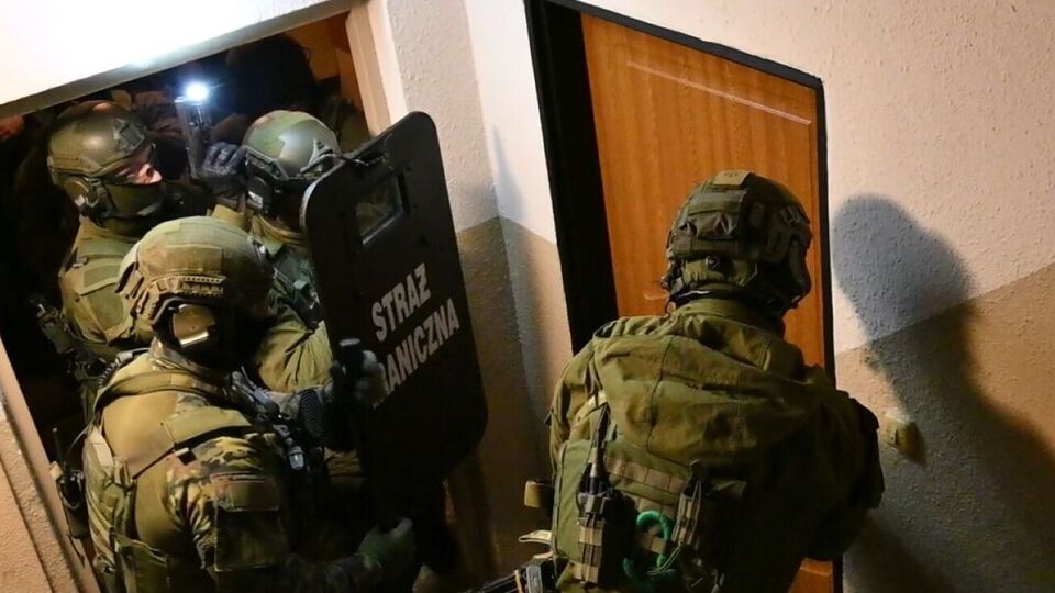 Правоохоронці провели обшуки на об'єктах нерухомості й у транспортних засобах, якими користувалися затримані