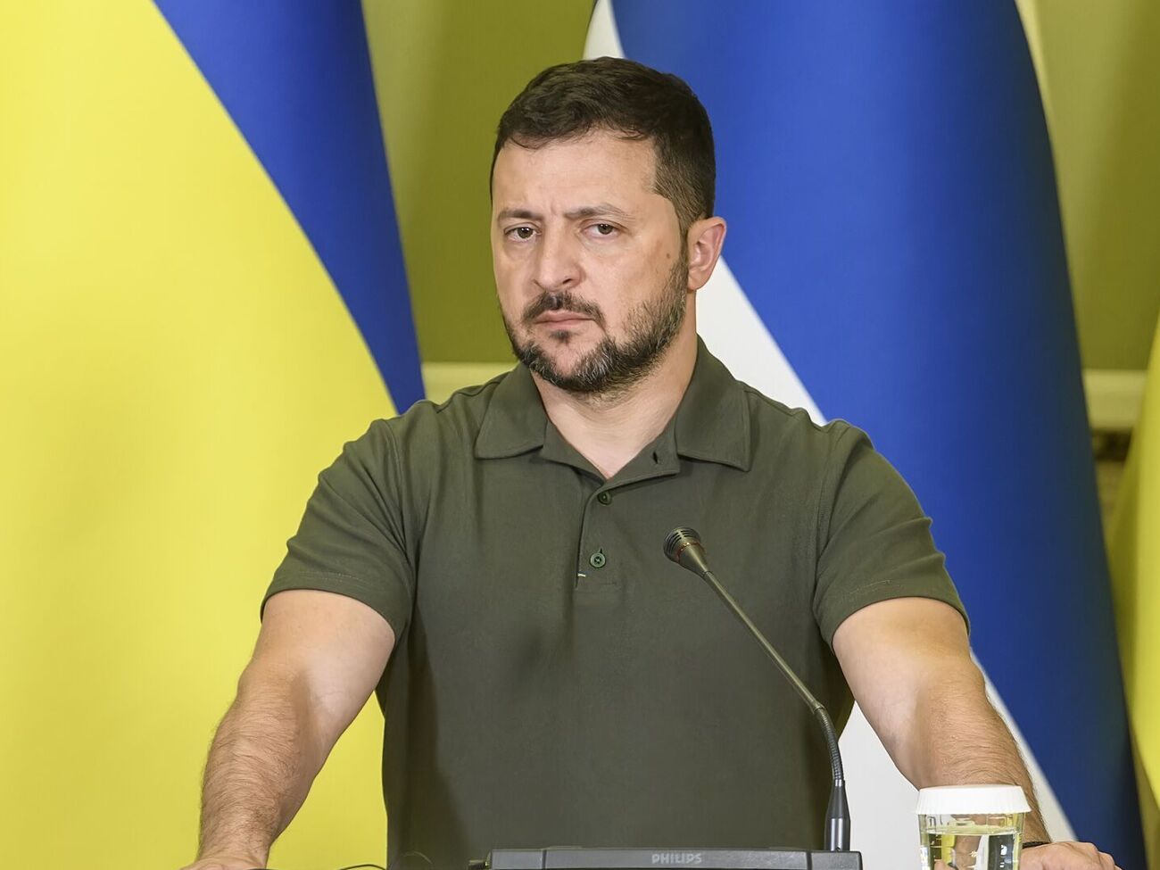 Президент поручил готовить план внутреннего усиления Украины членам ставки