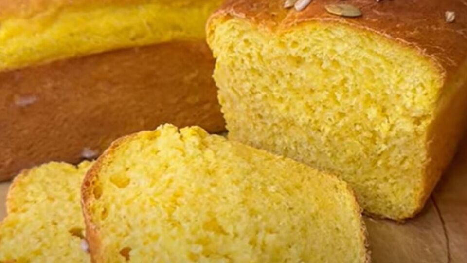 Выпекайте хлеб около 40 минут при температуре 170 °C