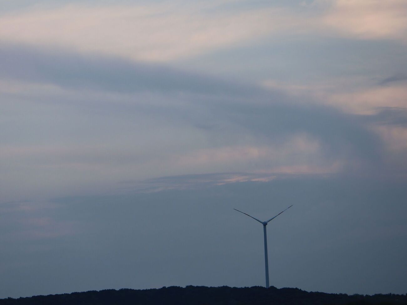 Текущий тариф в объеме 52,9 коп. вызвал факт дефицита в оплате услуги "зеленым" производителям, отметил советник премьер-министра