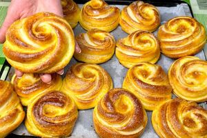 Выпекайте булочки 20 минут при 180 °C