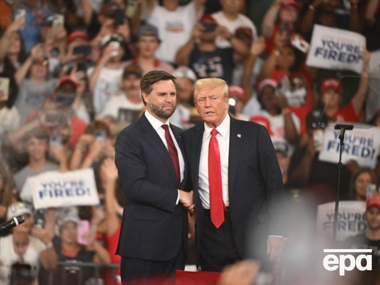 Шпигуни досі можуть перебувати в системах оператора, яким користуються політики, розповіли кіберфахівці