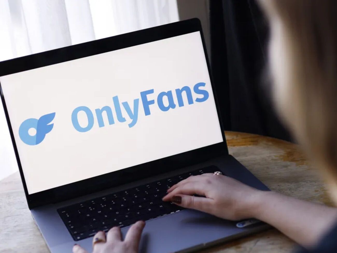 Нардеп закликав українських контент-мейкерів з OnlyFans сплачувати податки
