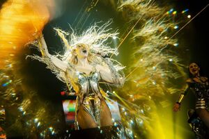 Начиная с 2016 года, за исключением 2022-го, Полякова ежегодно выступает 26 октября во Дворце спорта