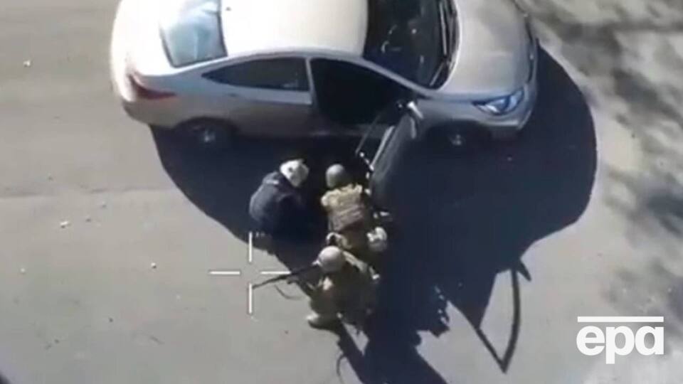 Одного из пассажиров авто спасли силы обороны