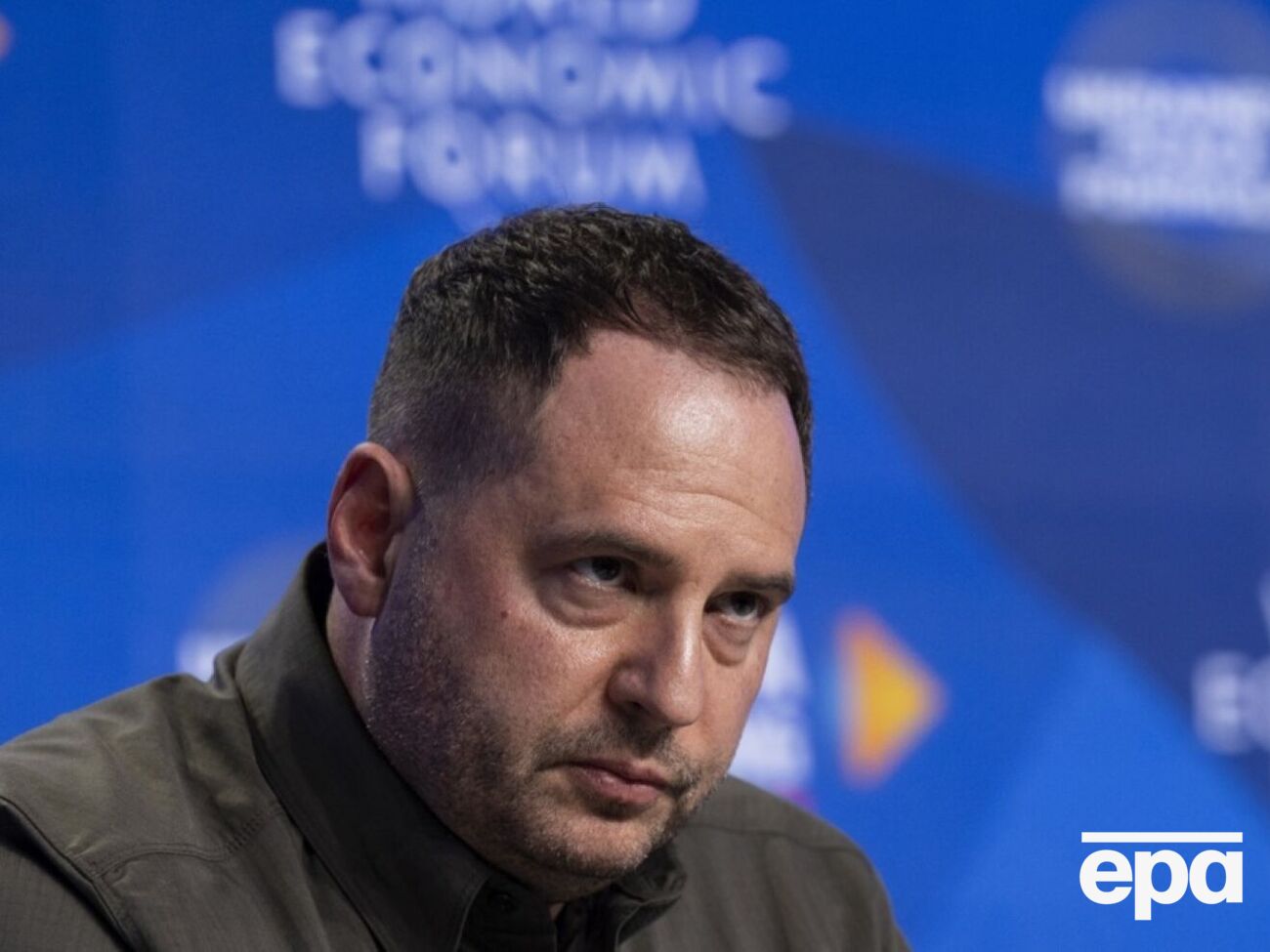 По словам Ермака, нужны госслужащие, которые будут работать "24 часа в сутки под давлением"