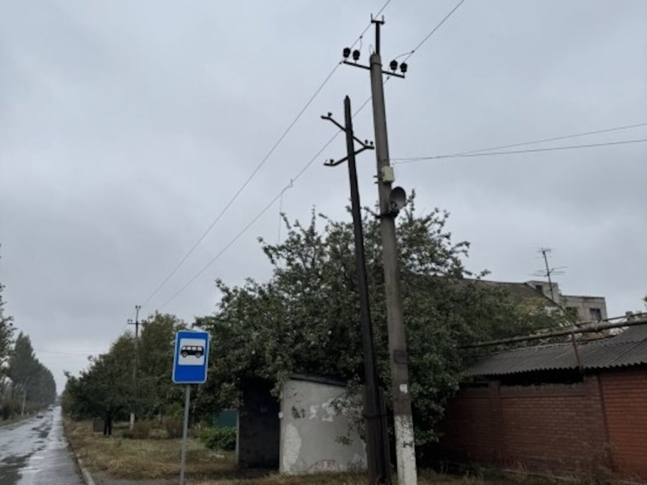 У деяких населених пунктах, наближених до зони бойових дій, енергетики ДТЕК повертали світло вже десятки разів