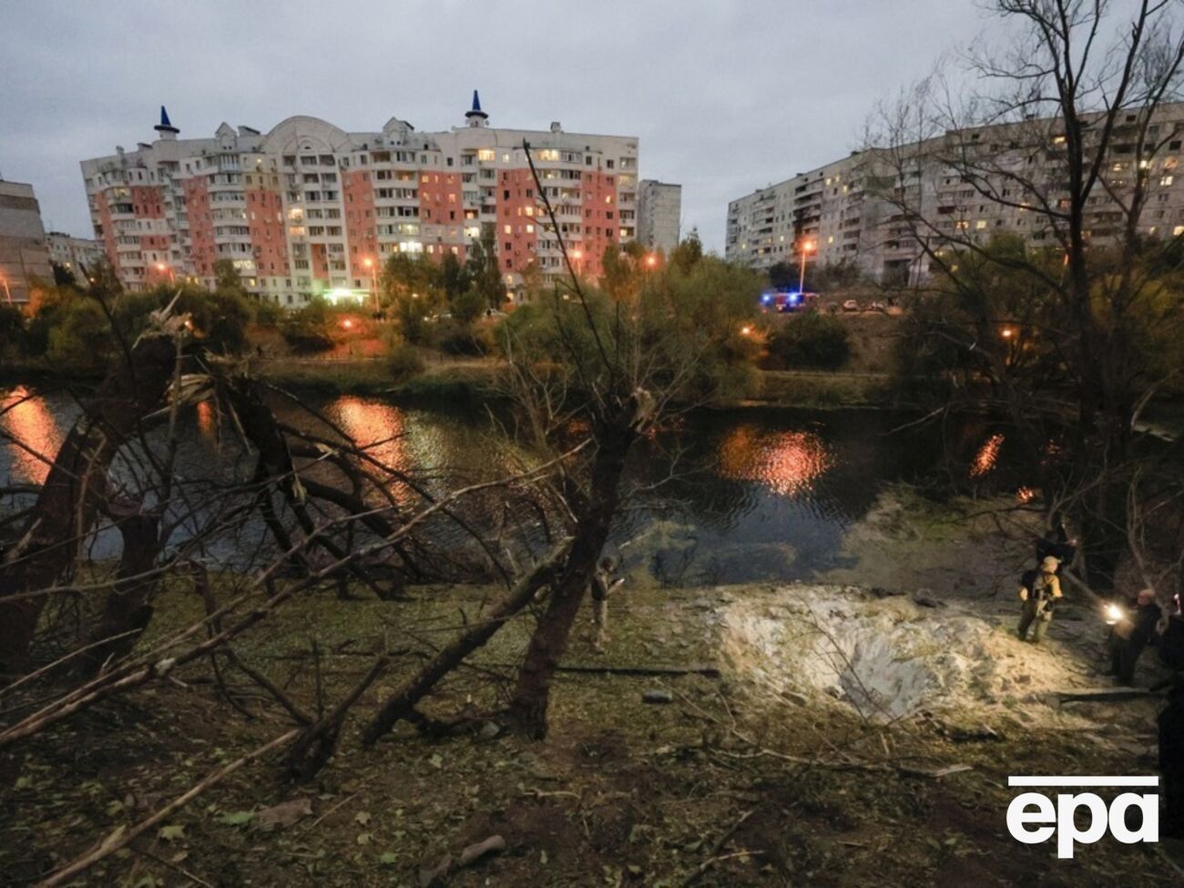 Одна из бомб попала в землю, сообщили местные власти