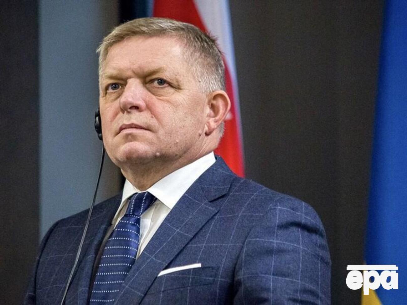 Фицо утверждает, что ему якобы грозило второе покушение. В полиции только подтвердили факт задержания мужчины с оружием