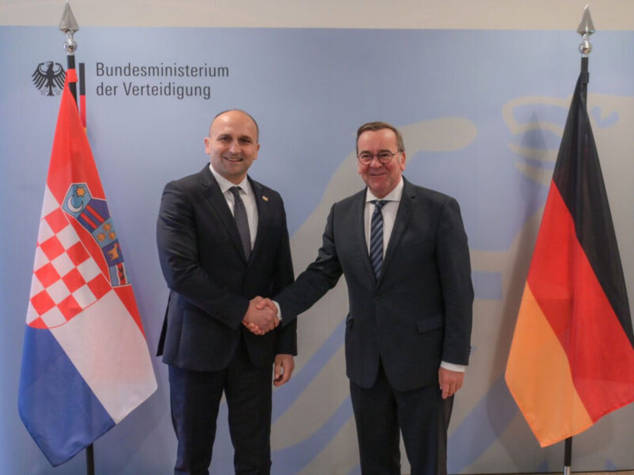 Министры обороны Хорватии и Германии подписали меморандум о закупке новых Leopard 2A8