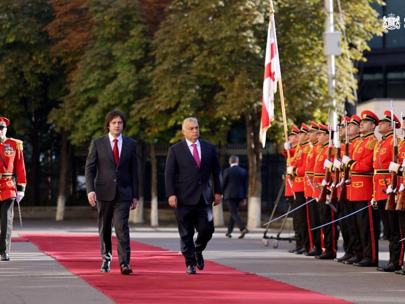 Орбану несмотря на зафиксированные факты нарушений, "ясно", что в Грузии выборы были "свободными и демократическими"