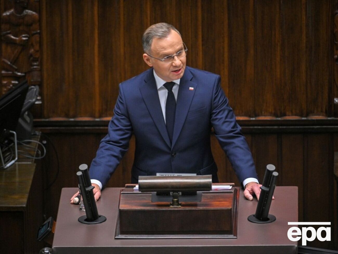 Союзники должны обеспечить безопасность польского неба, пока Варшава не получит новые самолеты, пояснил Дуда