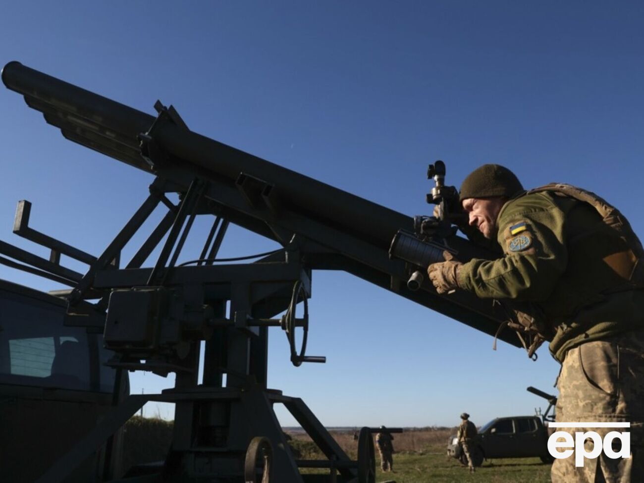 Украинские военные из артиллерии ударили по объектам в Курской области РФ, где могли размещаться военные из КНДР, пишет издание