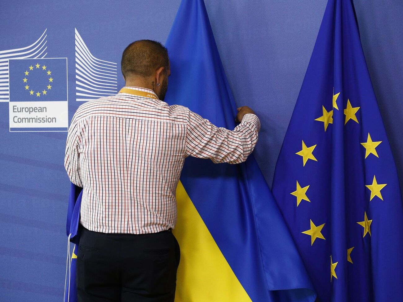 Така ситуація негативно позначається і на конкурентній ситуації на європейському ринку, пише Kyiv Post