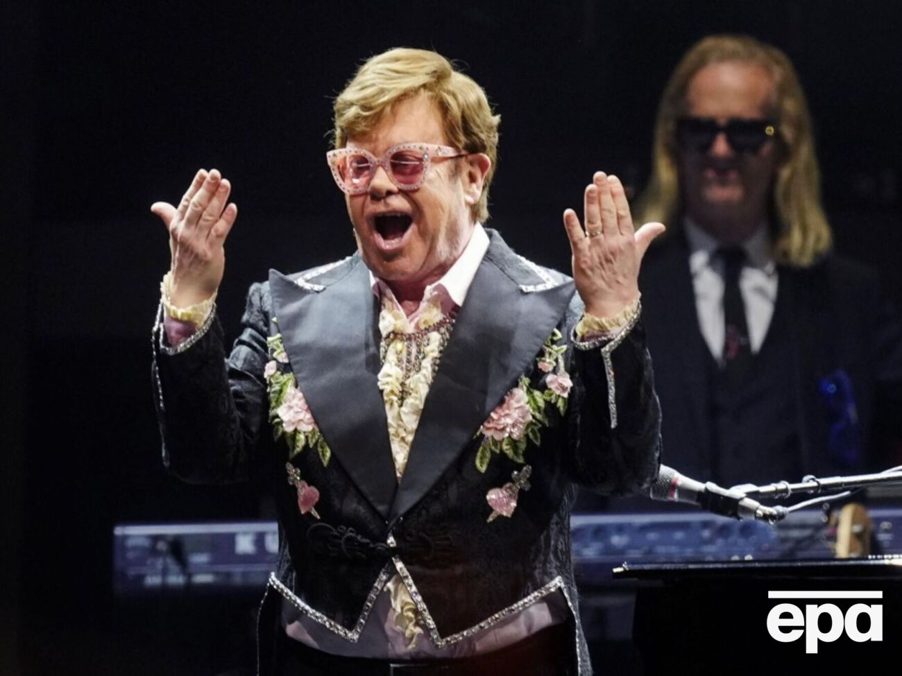 За словами артиста, у нього немає мигдалин, аденоїдів, апендикса, простати, правого стегна, лівого і правого колін