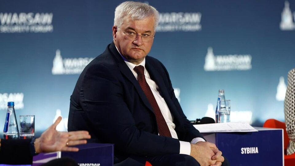 Між Україною й Польщею "не повинно бути жодних політичних перешкод", зазначив Сибіга