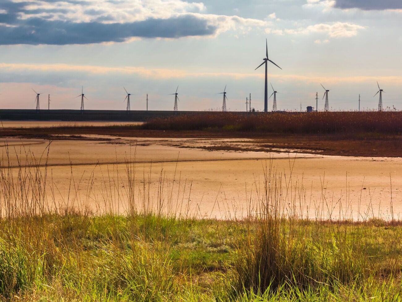 Борг державного підприємства "Гарантований покупець" перед виробниками "зеленої" енергії – приблизно 35,8 млрд грн