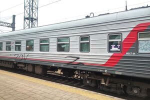 На одному з вагонів поїзда "Москва – Калінінград" прикордонники помітили нанесений чорною фарбою символ російської армії – букву Z, зазначили в СОДК Литви