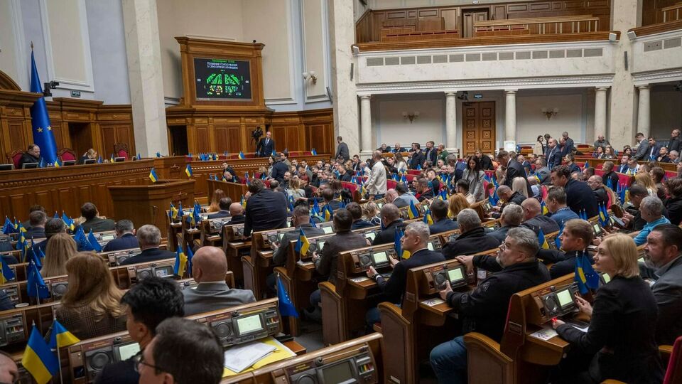 Парламент отказал в росте зарплат прокурорам