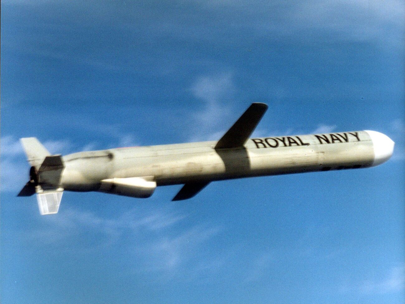 Ракета Tomahawk имеет дальность 1,5 тыс. км