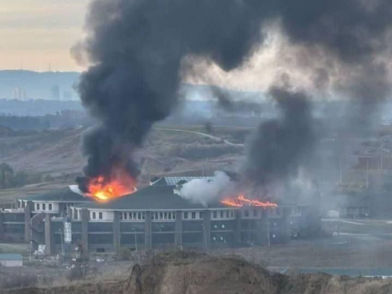 Кадиров спочатку сказав, що будівля університету в Гудермесі була порожньою, а потім заявив про нібито загиблих там українських полонених