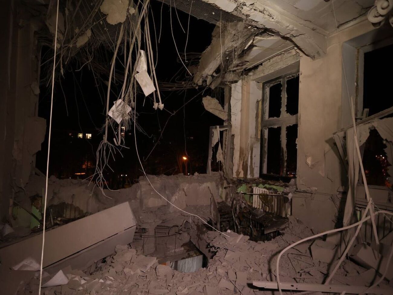 По словам Терехова, ускоренное занесение комплекса Госпрома в список всемирного наследия ЮНЕСКО будет способствовать повышению уровня его защиты