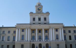 На 1 октября фактическая численность работников всех структурных подразделений Хмельницкой ОВА составляла 426 человек, отметили СМИ