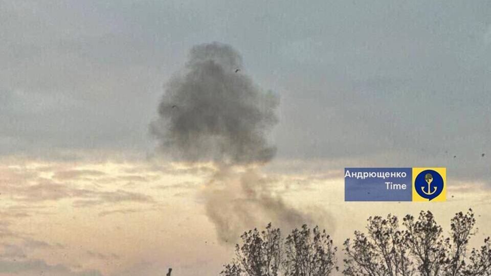 Дим від пожежі в тимчасово окупованому Бердянську