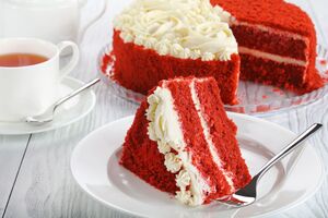 Торт готують за кілька етапів