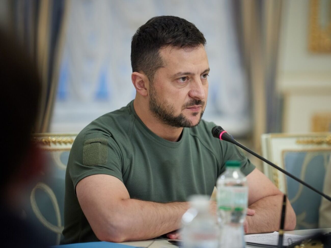 Украина относится к пленным любой национальности, как к пленным войны, отметил Зеленский