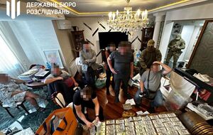 В ходе обысков обнаружили деньги, отметили в ГБР