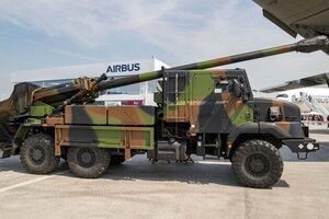 CAESAR – вантажівка підвищеної прохідності, оснащена 155-мм гарматою