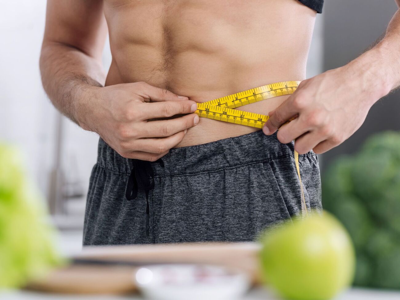 По словам тренера, для похудения необходимо совмещать дефицит калорий с физической активностью