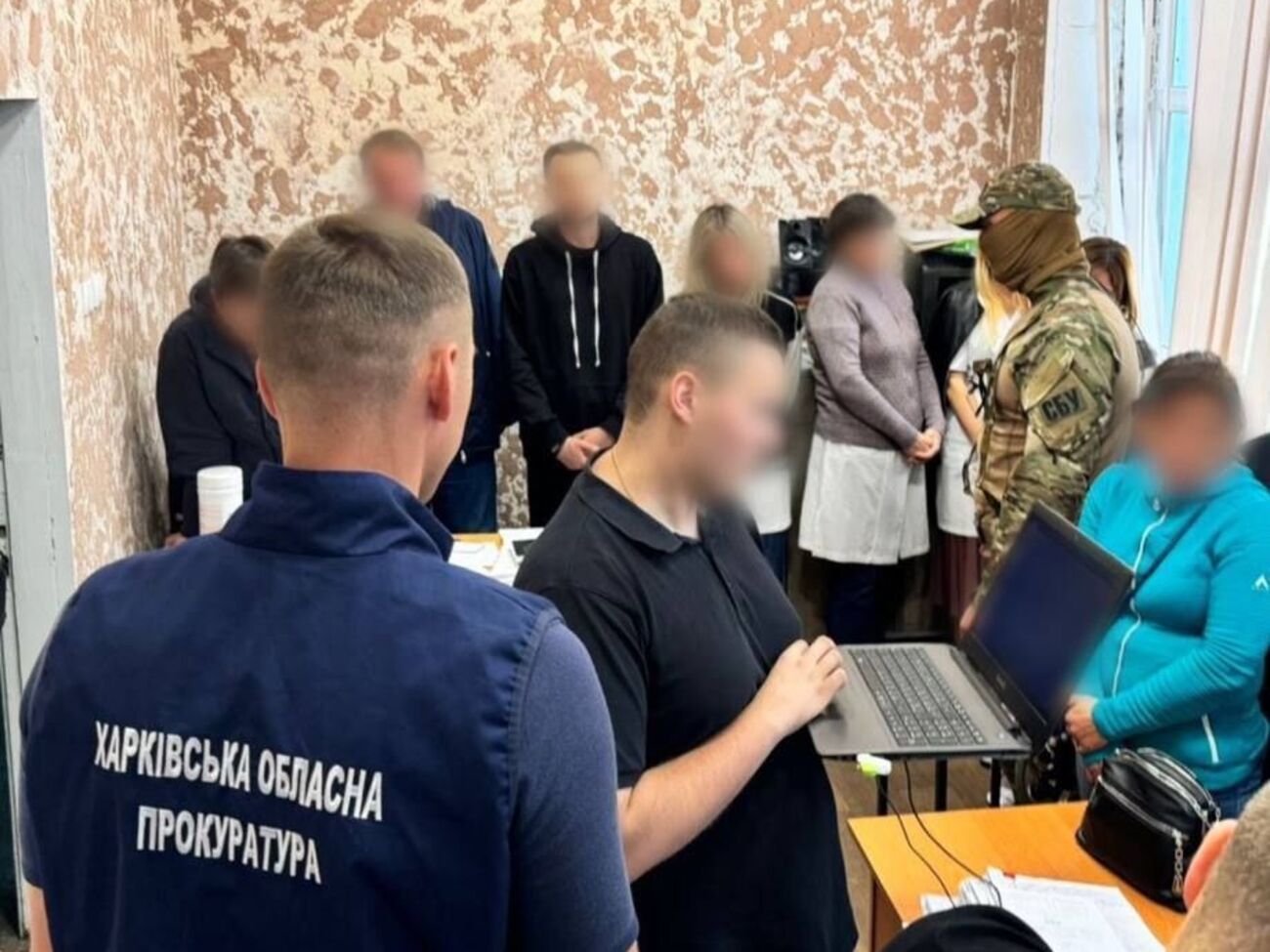 Правоохоронці затримали 13 людей