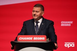 По словам экс-главнокомандующего, молодежь нужно привлекать в армию только в случае "угрозы существованию государства как такового"
