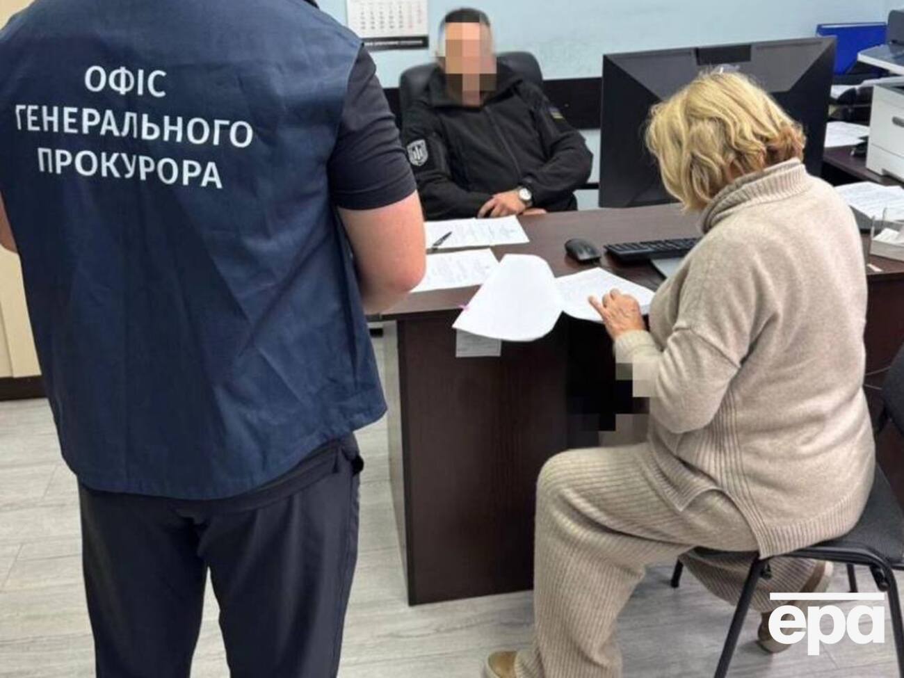 Суд еще не избрал чиновнице меру пресечения