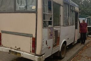 У Річківській громаді росіяни з БПЛА скинули вибуховий пристрій на рейсовий маршрутний автобус, розповіли в ОВА