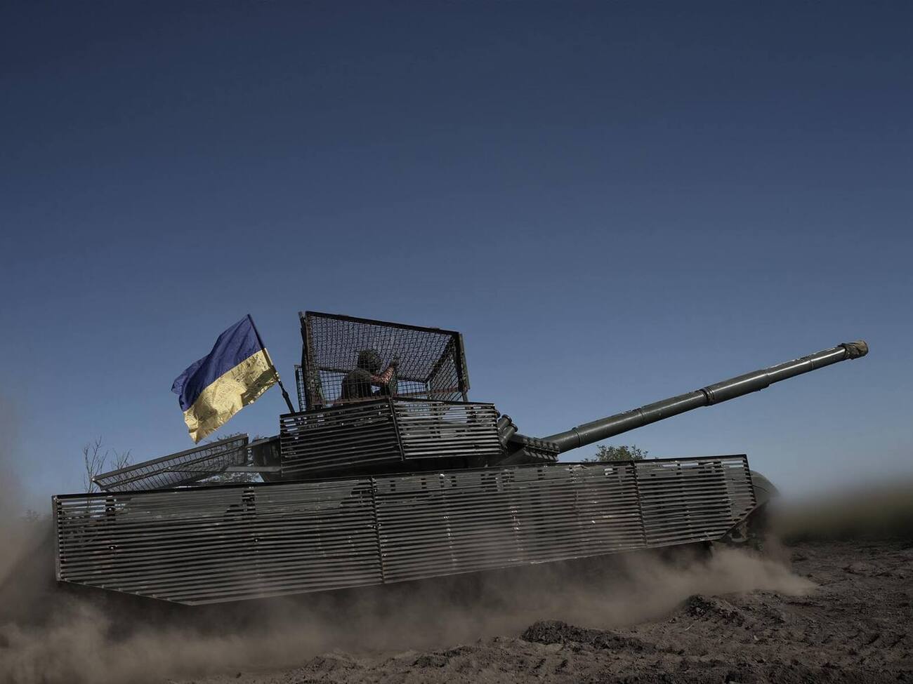 Украина сможет начать новое масштабное контрнаступление благодаря новой технике и бригадам, которые она формирует, отметили СМИ