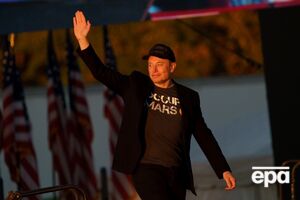 Маск з'явився на мітингу Трампа